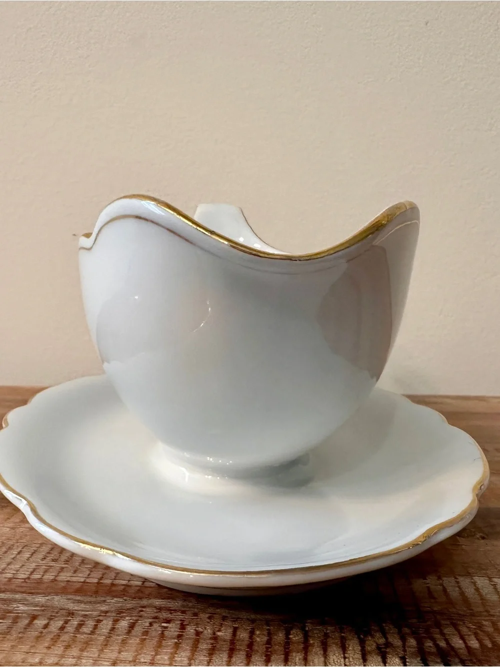 Vintage Retsch Wunsiedel Bavaria Gravy Boat Attached Underplate Gold Trim